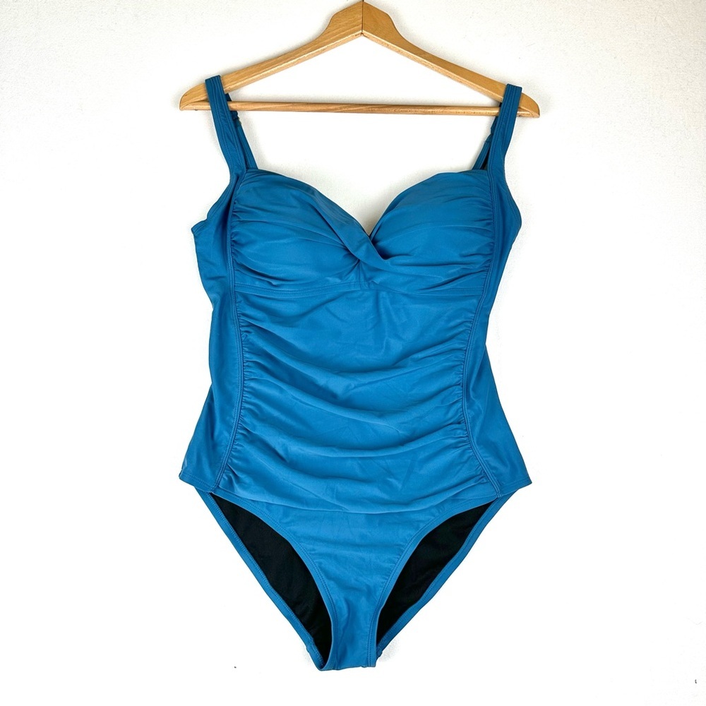 Hilor Twist Bathing Suit‎ Tummy Control Swimwear 1pc NWT Beach Resort